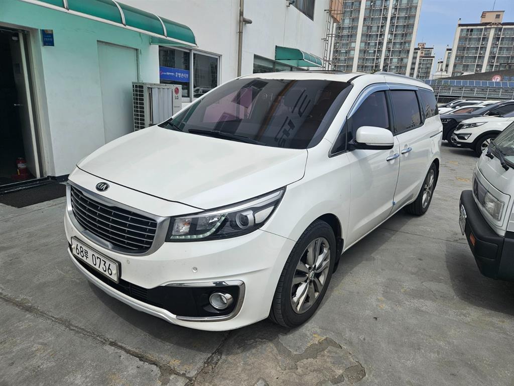 KIA Carnival 2017 Blanco - Importación desde Corea - HF Imports Iquique - Foto 1
