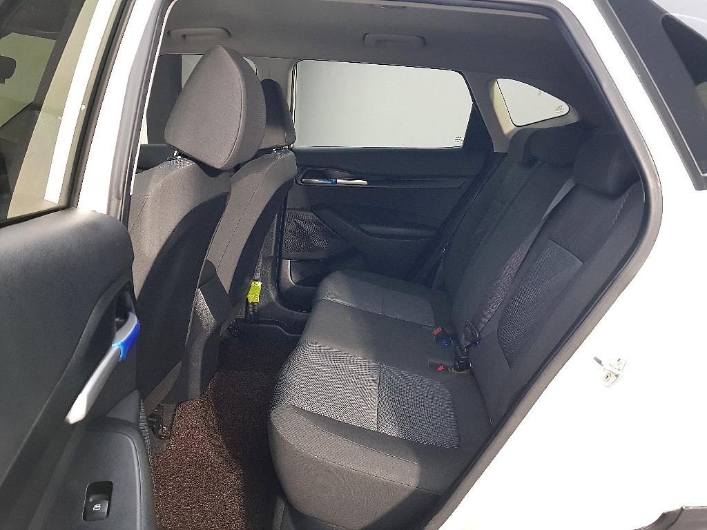 KIA Seltos - Vista 9