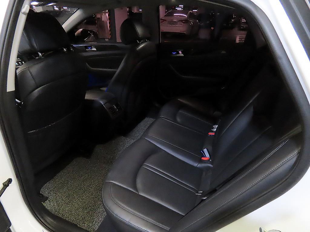 HYUNDAI Sonata - Vista 7