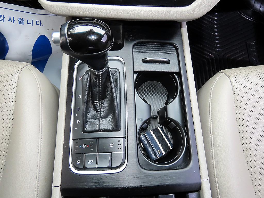 KIA Carnival - Vista 11