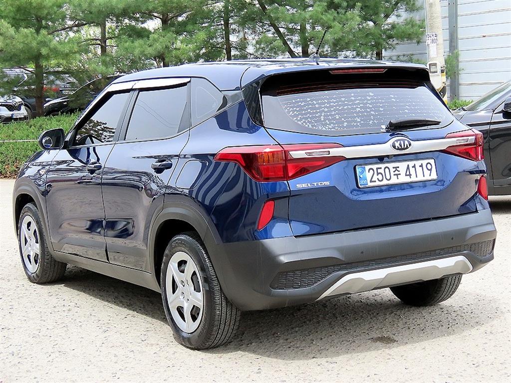 KIA Seltos - Vista 3
