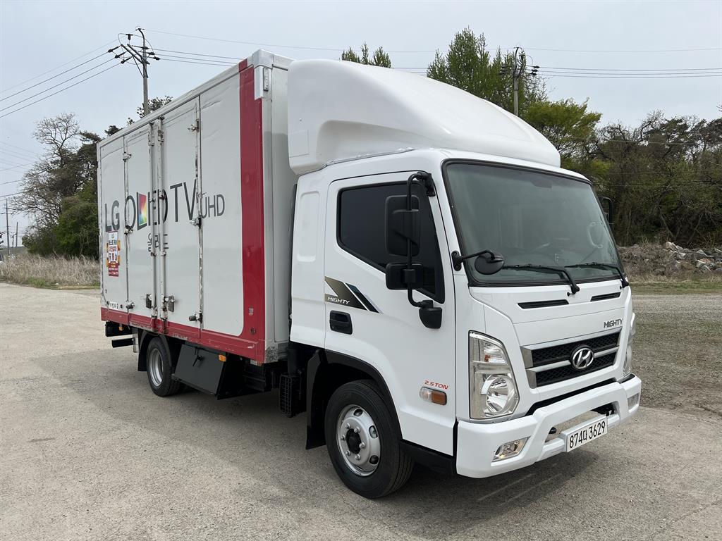 medium and large cargo truck - Vista 3