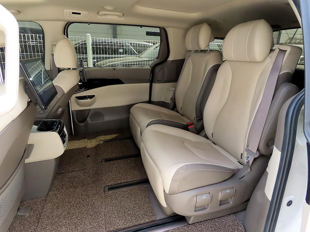 KIA Carnival - Vista 6