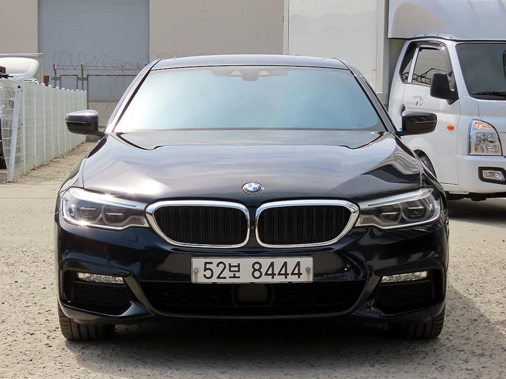 BMW 5 Series 2018 Negro - Importación desde Corea - HF Imports Iquique - Foto 1