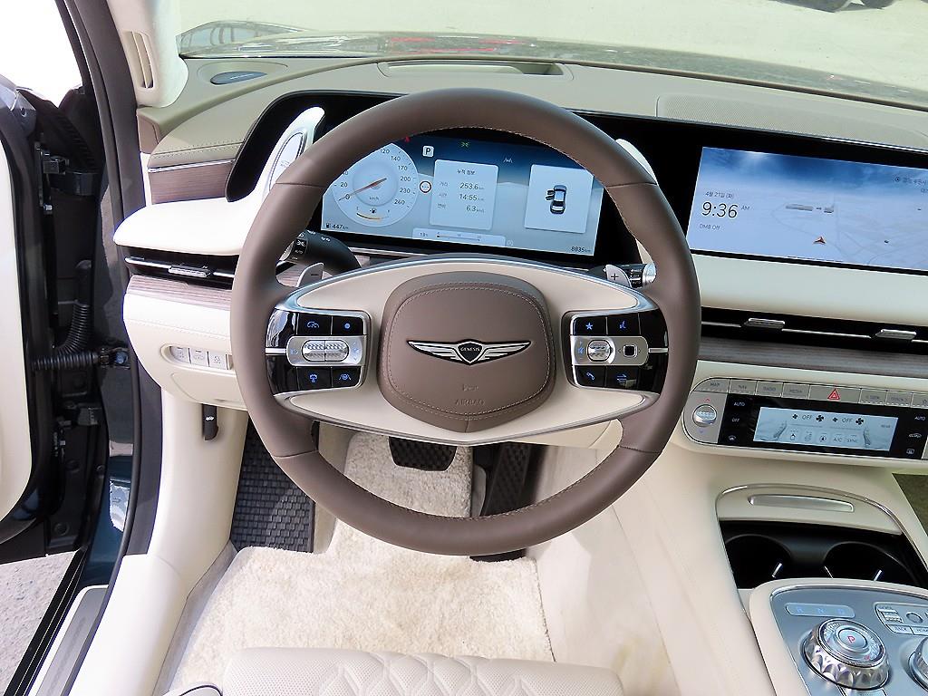 Genesis G90 - Vista 8