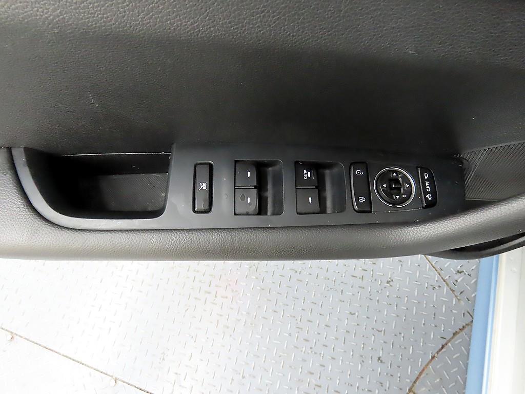 HYUNDAI Sonata - Vista 11