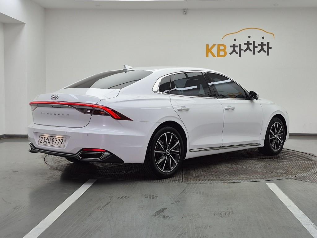 HYUNDAI Grandeur - Vista 4