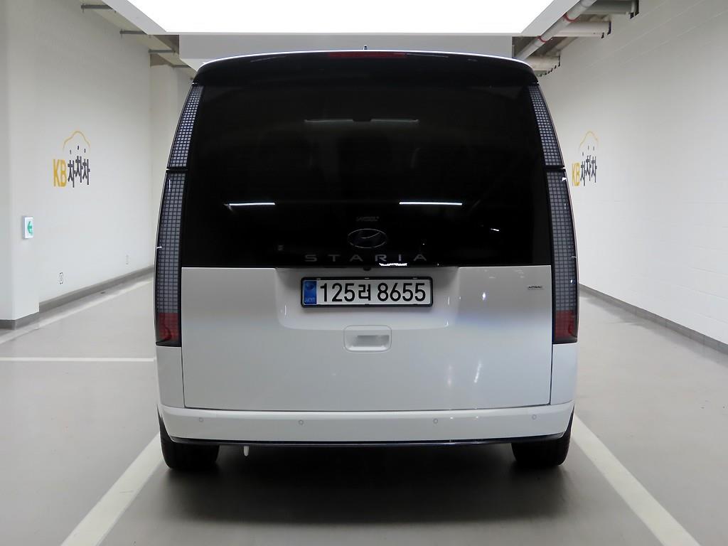 HYUNDAI Staria - Vista 3