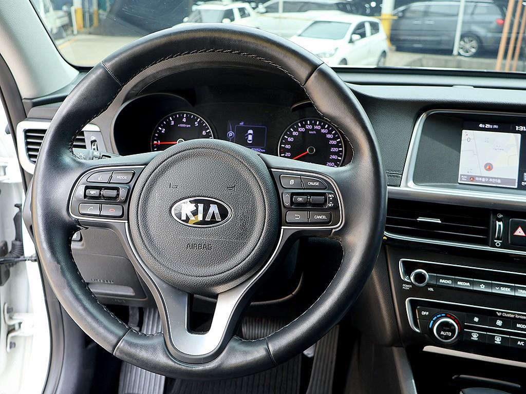 KIA K5 2018 Blanco - Importación desde Corea - HF Imports Iquique - Foto 8