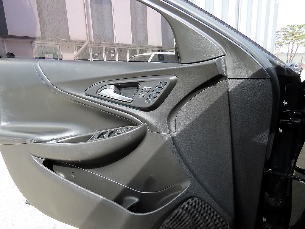 Chevrolet Malibu - Vista 11