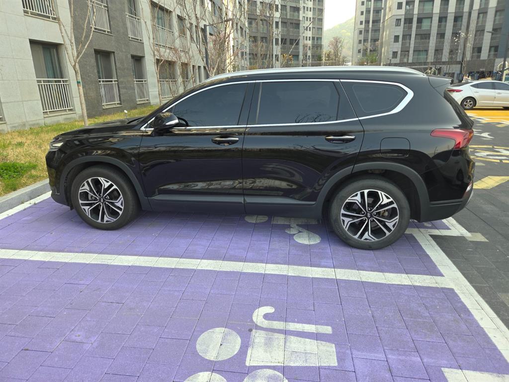 HYUNDAI Santa Fe - Vista 3