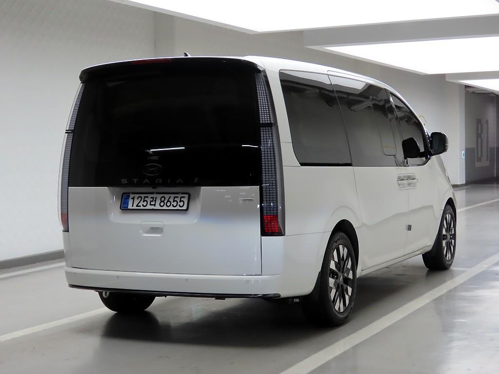 HYUNDAI Staria - Vista 4
