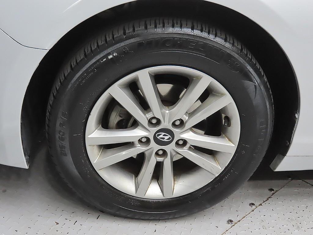 HYUNDAI Sonata - Vista 9