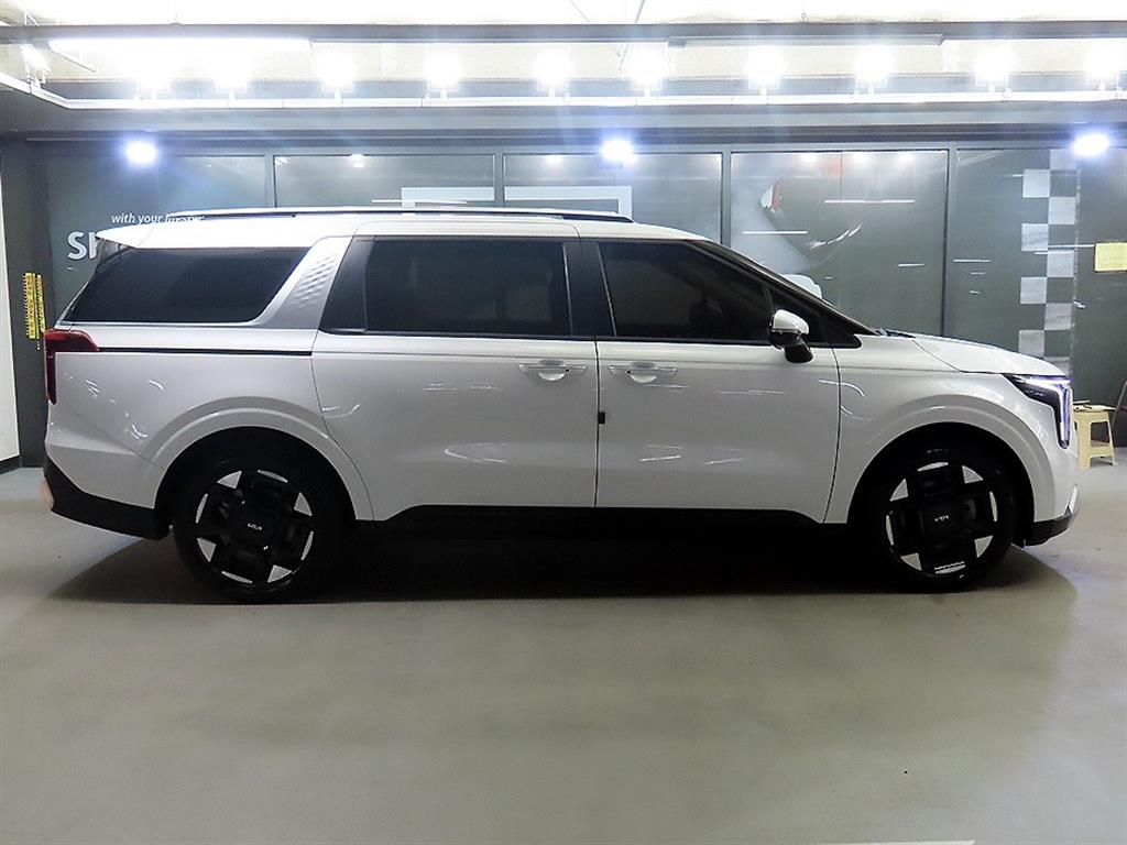 KIA Carnival - Vista 3