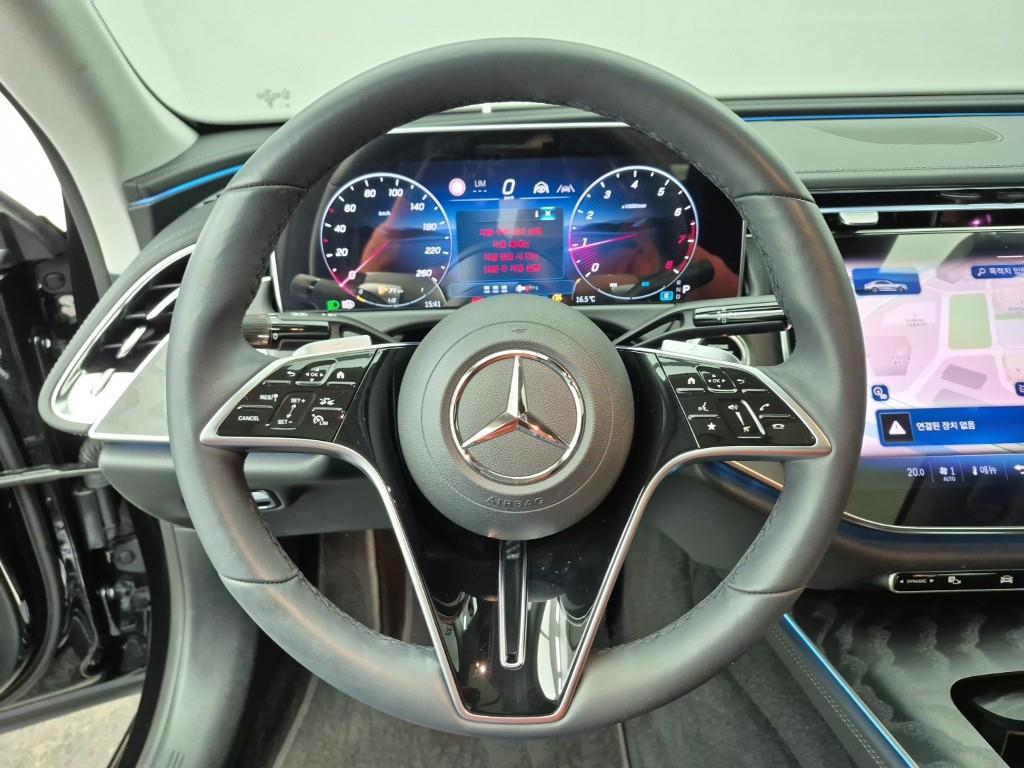 Mercedes Benz E class - Vista 9