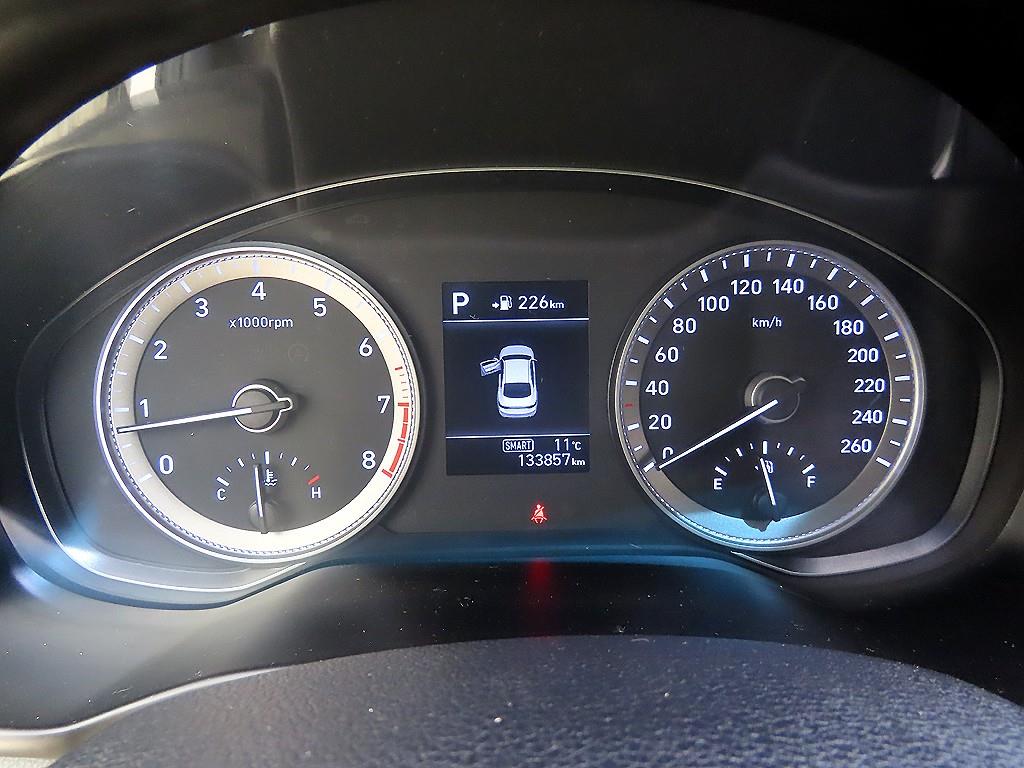 HYUNDAI Grandeur - Vista 9