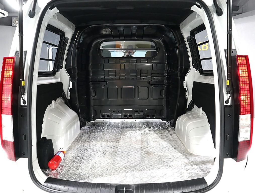 HYUNDAI Staria 2025 Blanco - Importación desde Corea - HF Imports Iquique - Foto 18