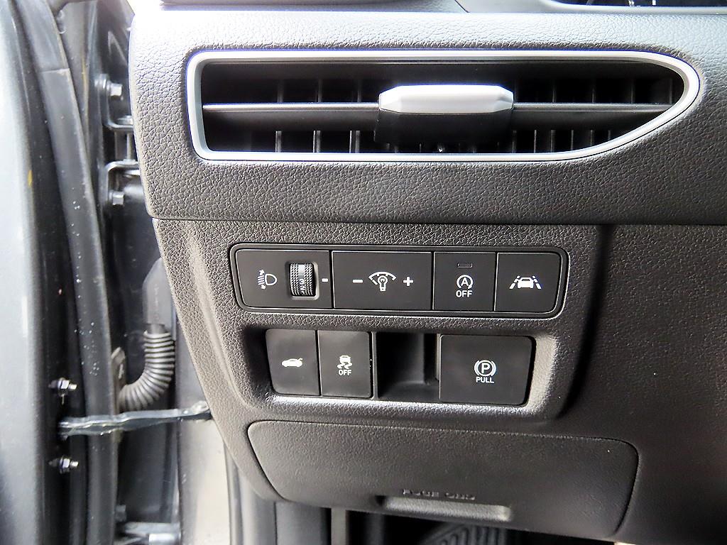 HYUNDAI Sonata - Vista 12