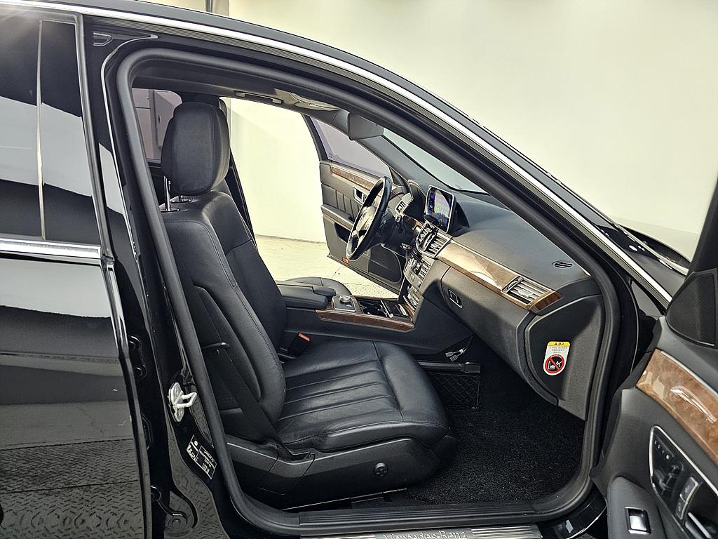 Mercedes Benz E class - Vista 11