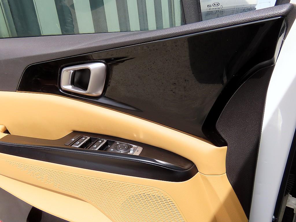 KIA Carnival - Vista 12