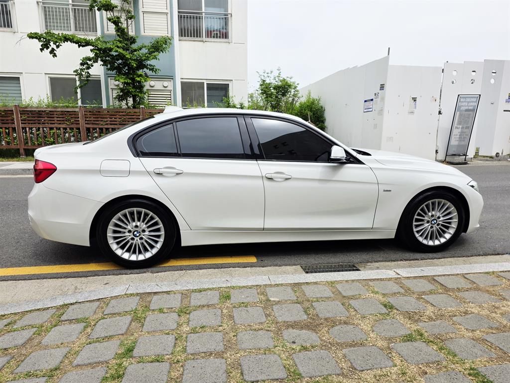 BMW 3 series - Vista 4
