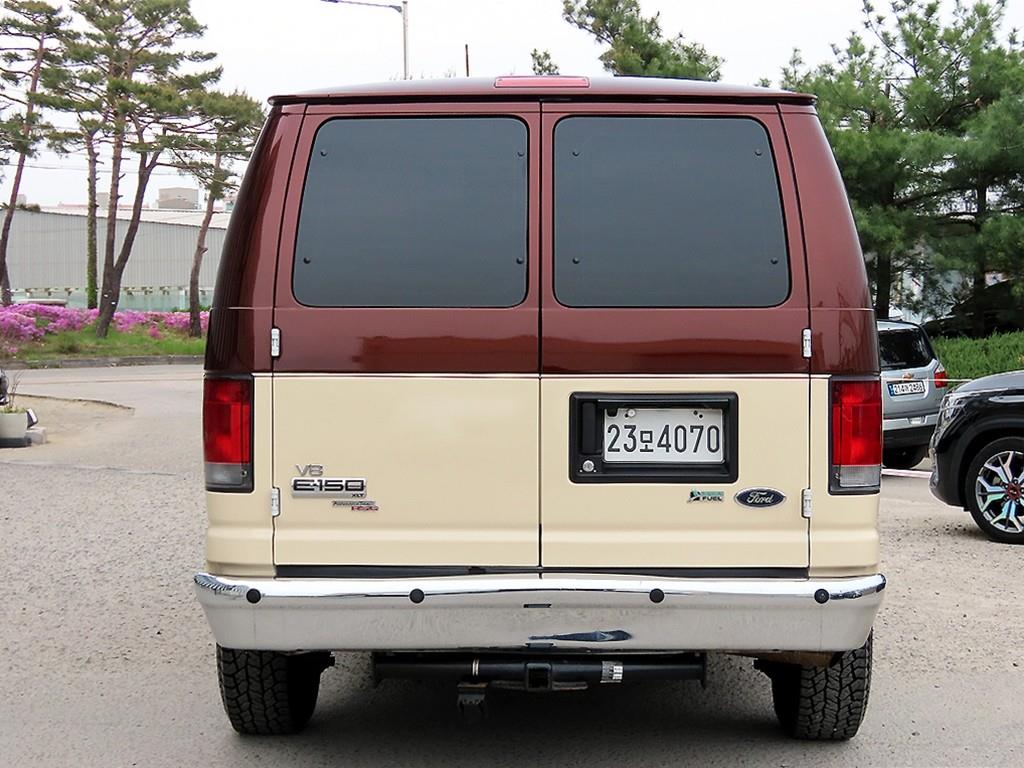 Ford E-Series - Vista 4