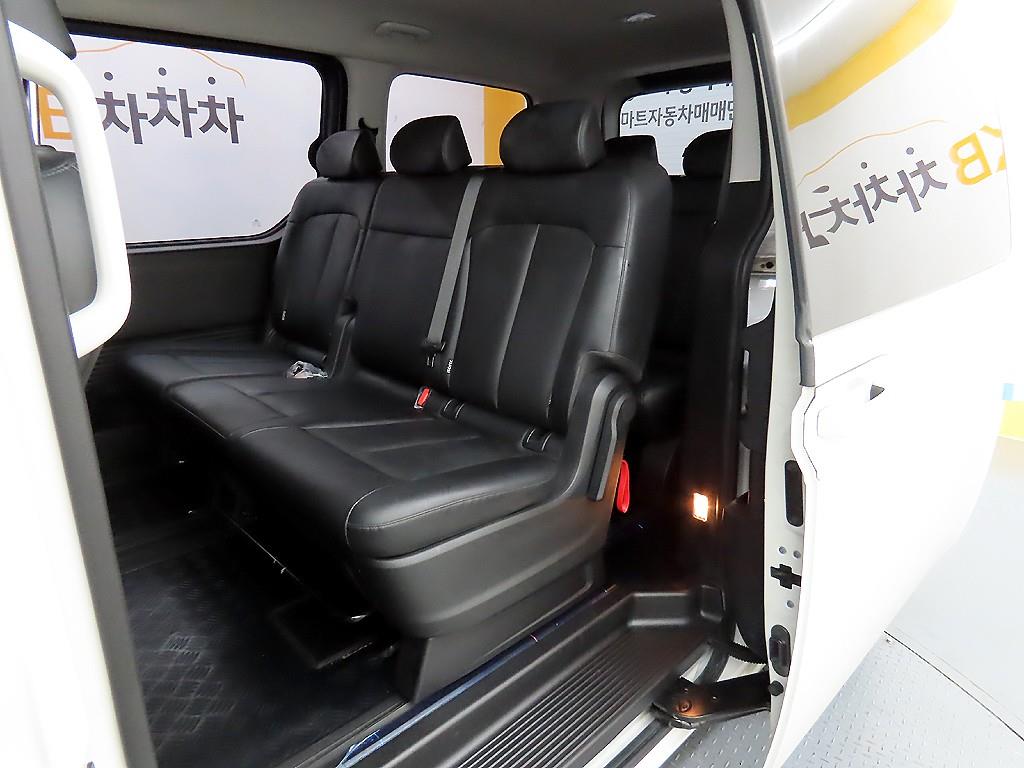 HYUNDAI Staria - Vista 6