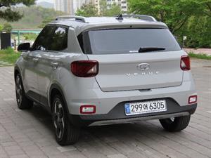 HYUNDAI Venue - Vista 8