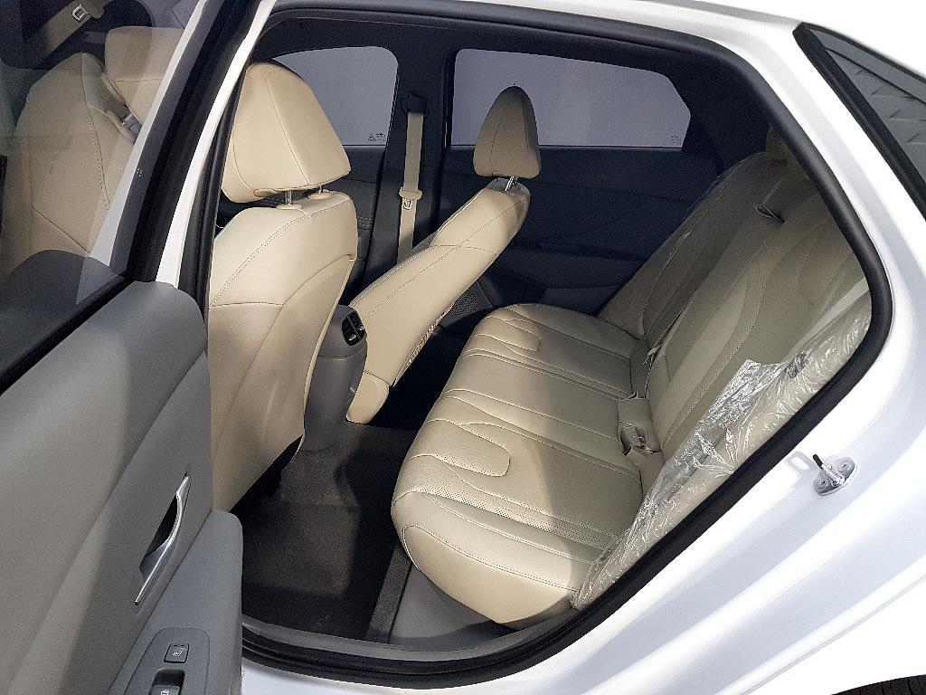 HYUNDAI Avante - Vista 9