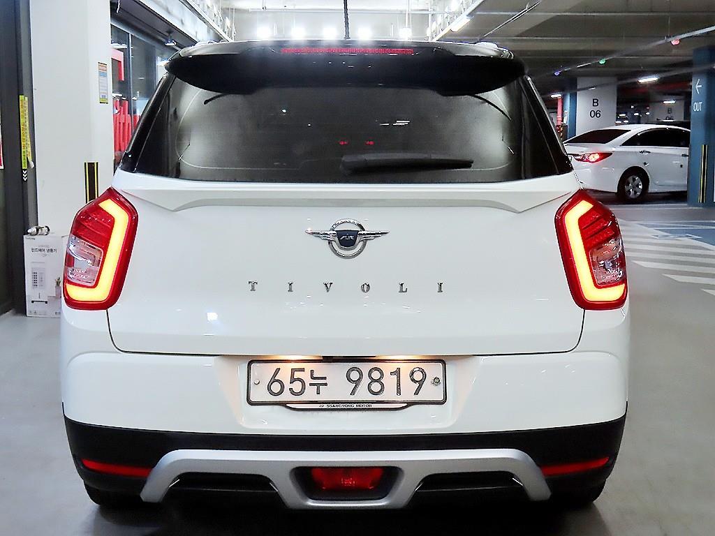 Ssangyong Tivoli - Vista 5
