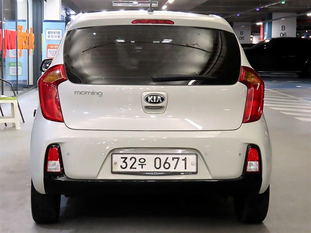 KIA Morning - Vista 5