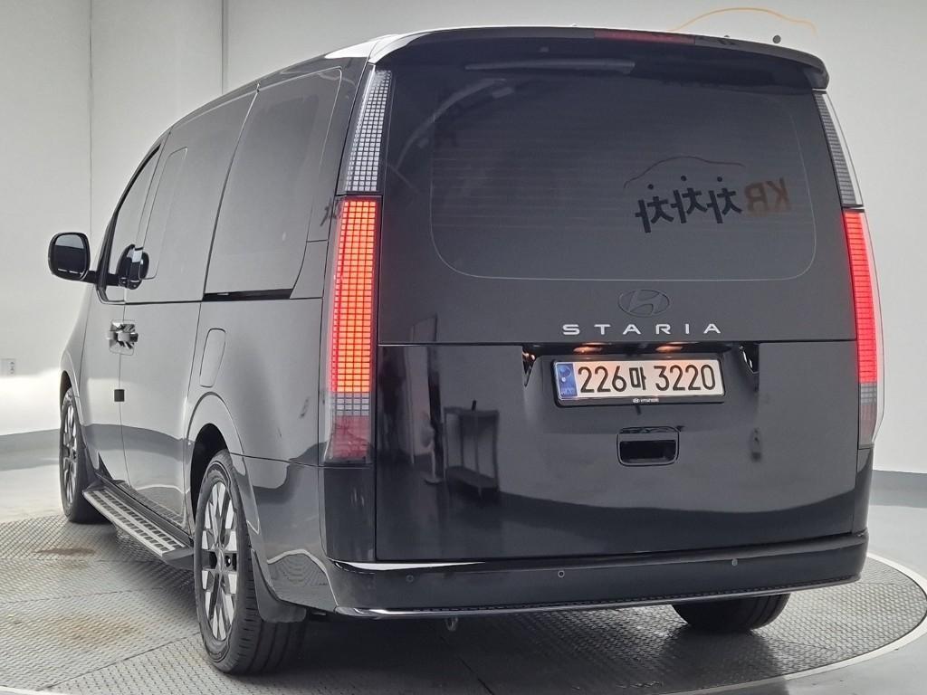 HYUNDAI Staria - Vista 2
