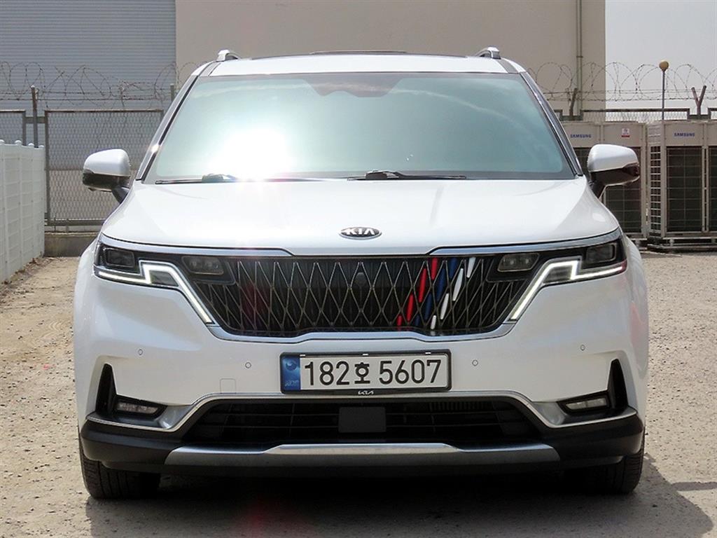 KIA Carnival 2021 Blanco - Importación desde Corea - HF Imports Iquique - Foto 1