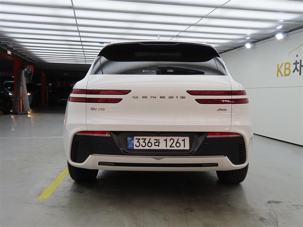Genesis GV70 - Vista 3