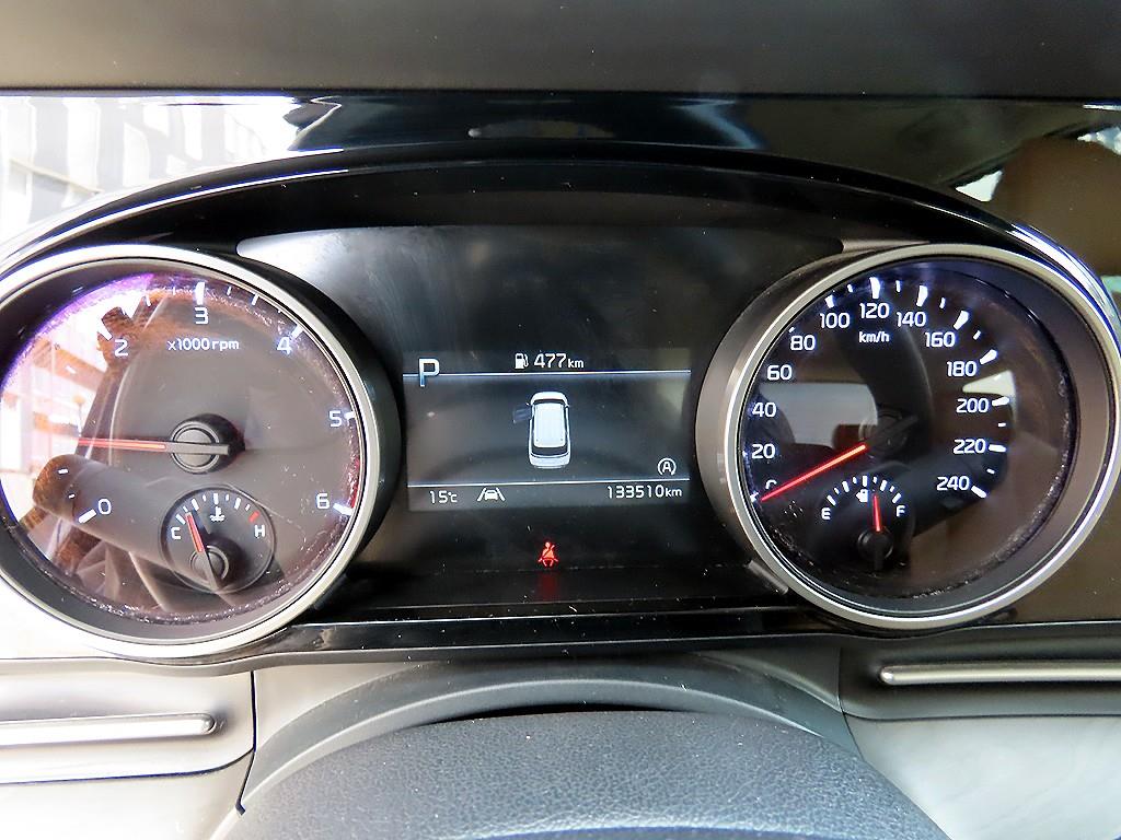 KIA Carnival - Vista 10