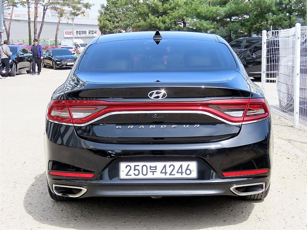 HYUNDAI Grandeur - Vista 4