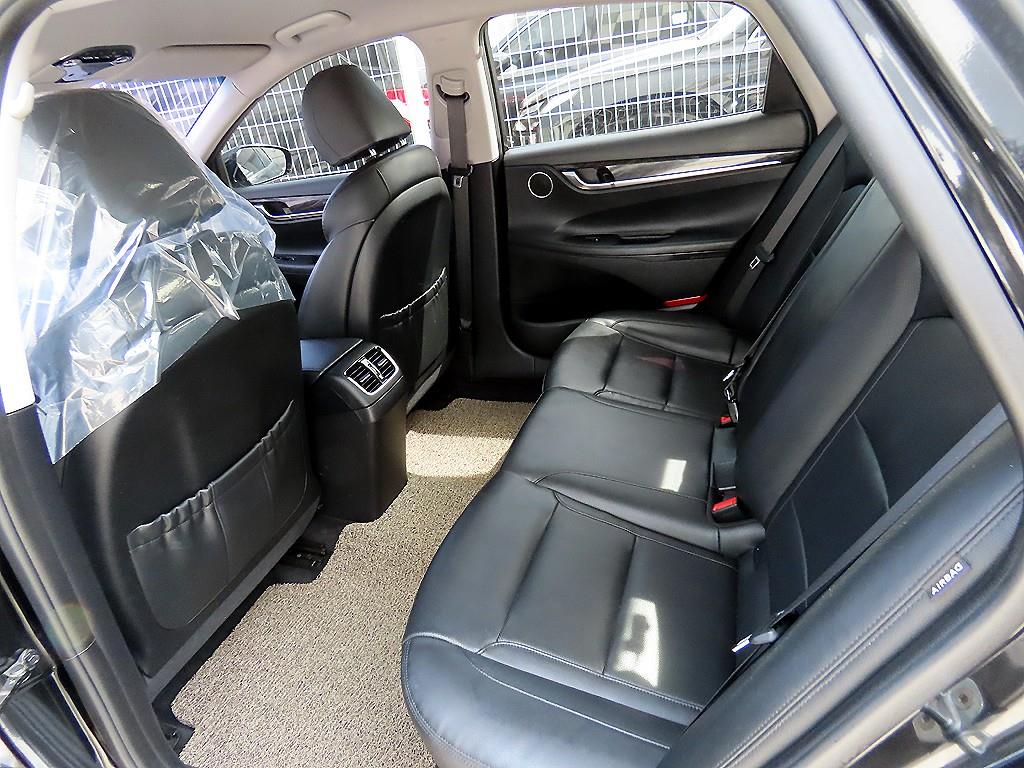 HYUNDAI Grandeur - Vista 6