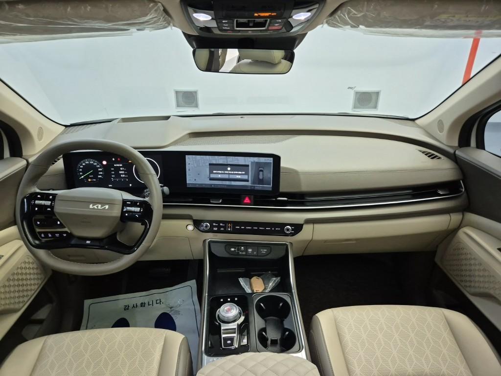 KIA Carnival - Vista 8