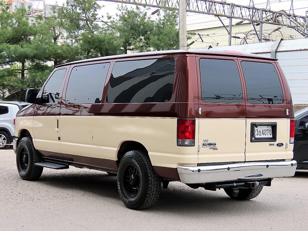 Ford E-Series - Vista 3