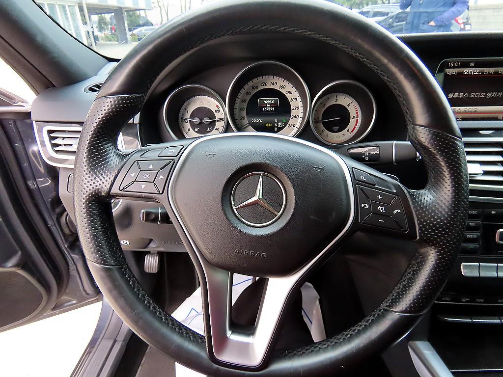 Mercedes Benz E class - Vista 8