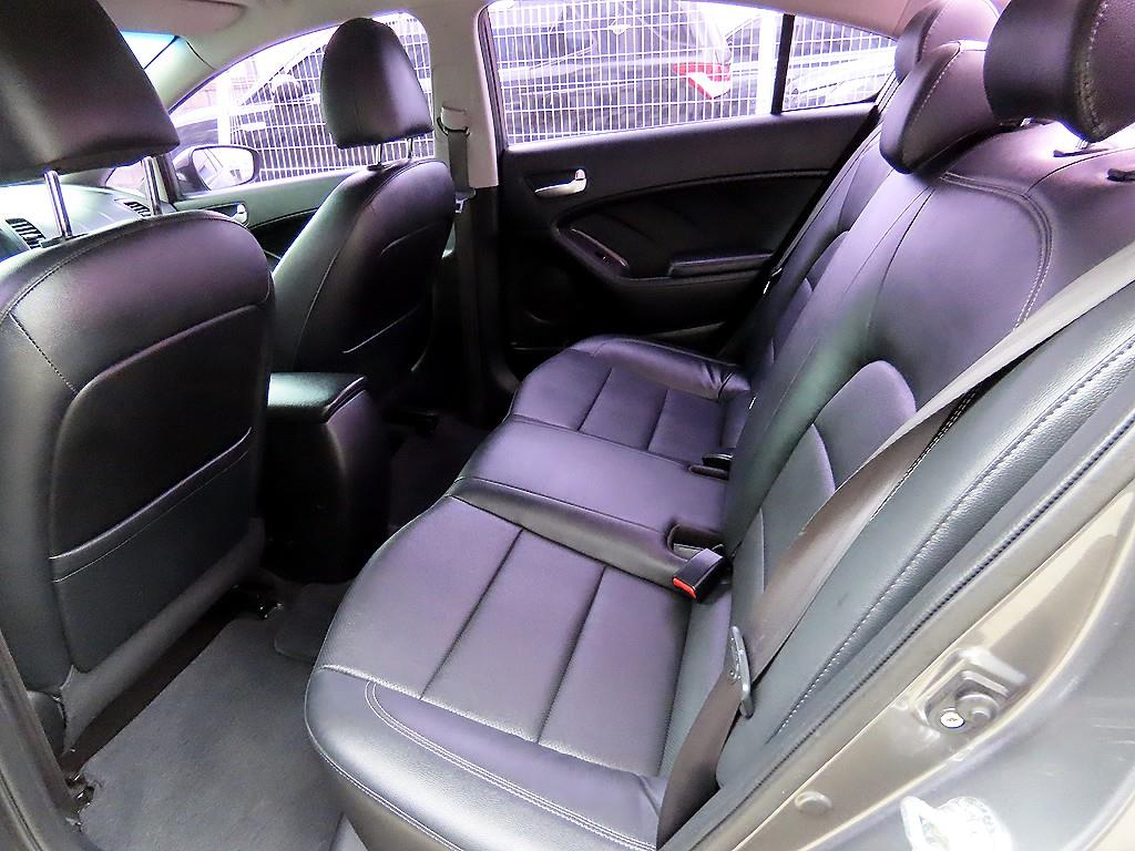 KIA K3 - Vista 6