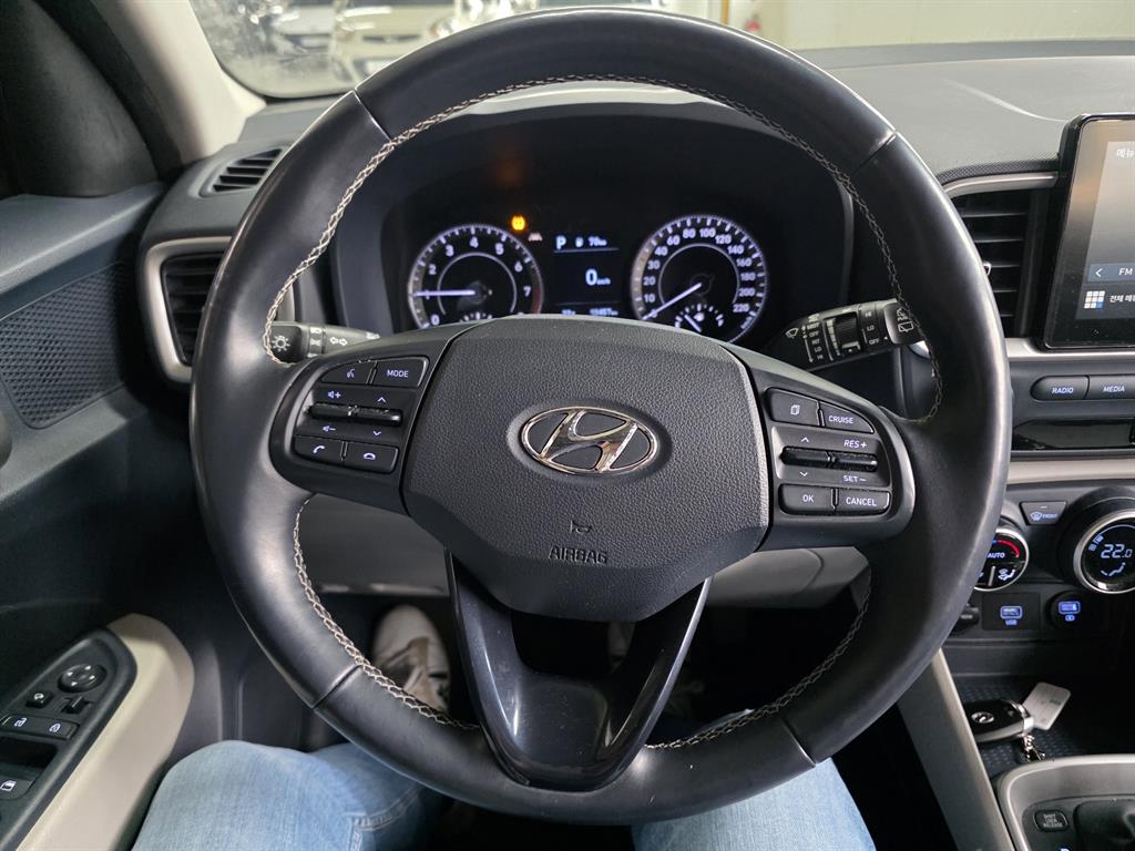 HYUNDAI Venue - Vista 8