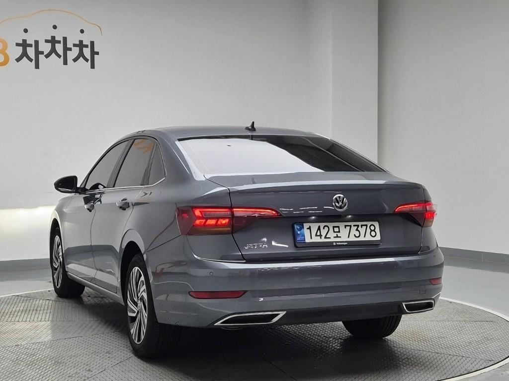 Volkswagen Jetta - Vista 2