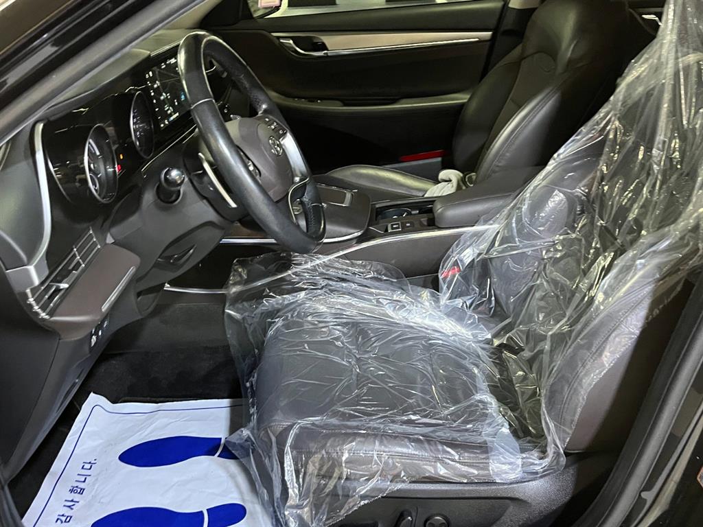 HYUNDAI Grandeur - Vista 11