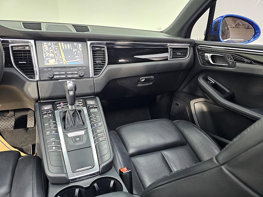 Porsche Macan - Vista 10