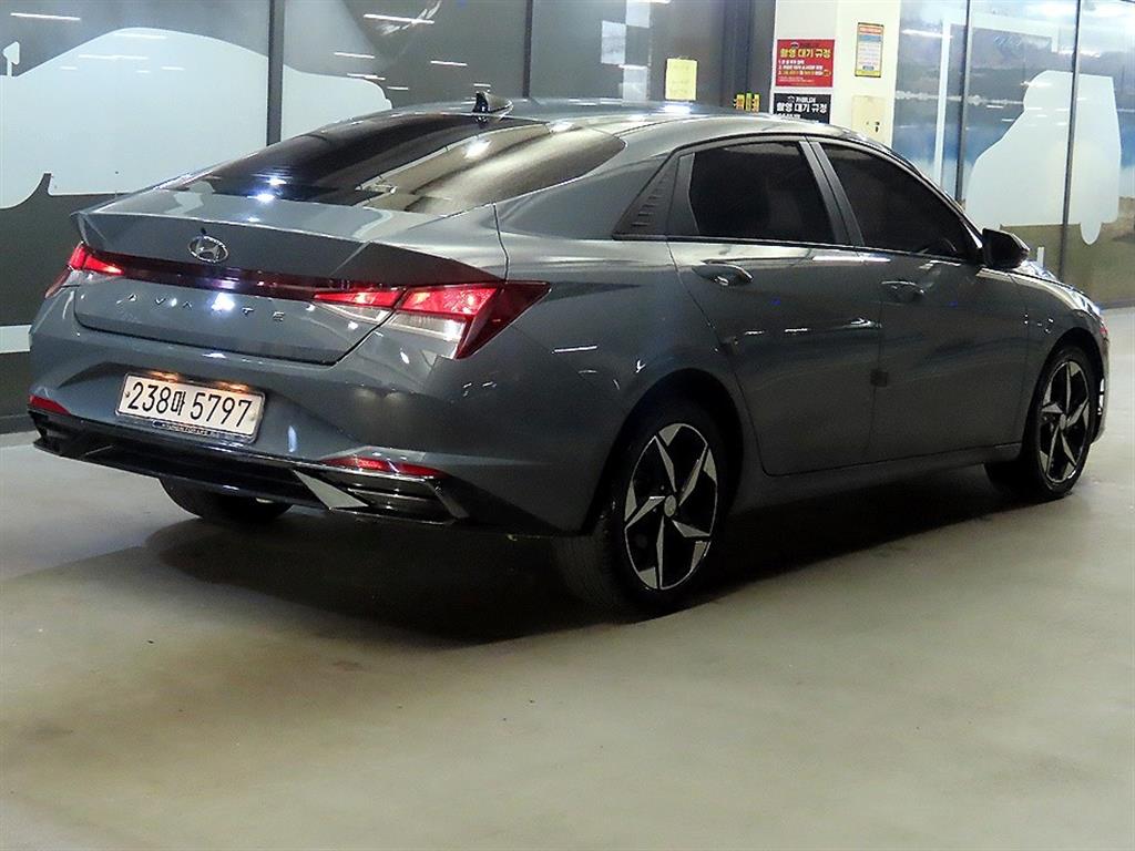 HYUNDAI Avante - Vista 4