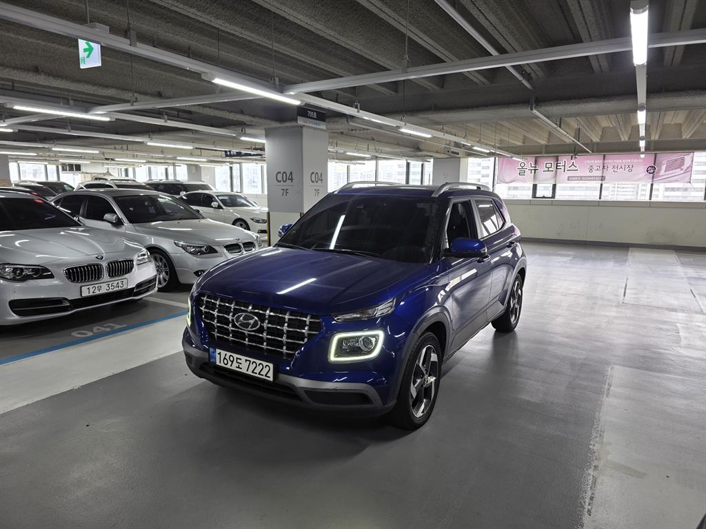 HYUNDAI Venue - Vista 2