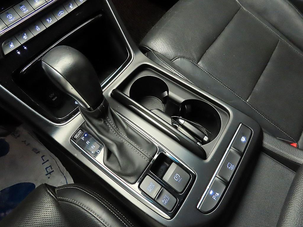 HYUNDAI Grandeur - Vista 10