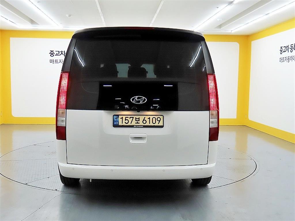 HYUNDAI Staria - Vista 3