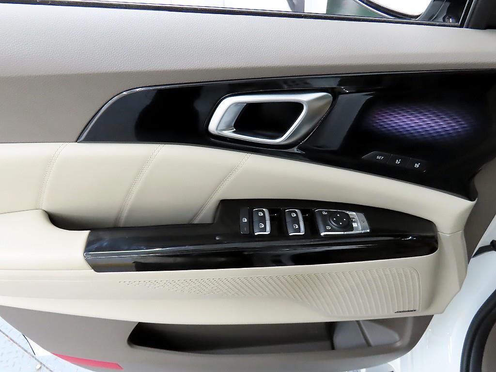 KIA Carnival - Vista 11